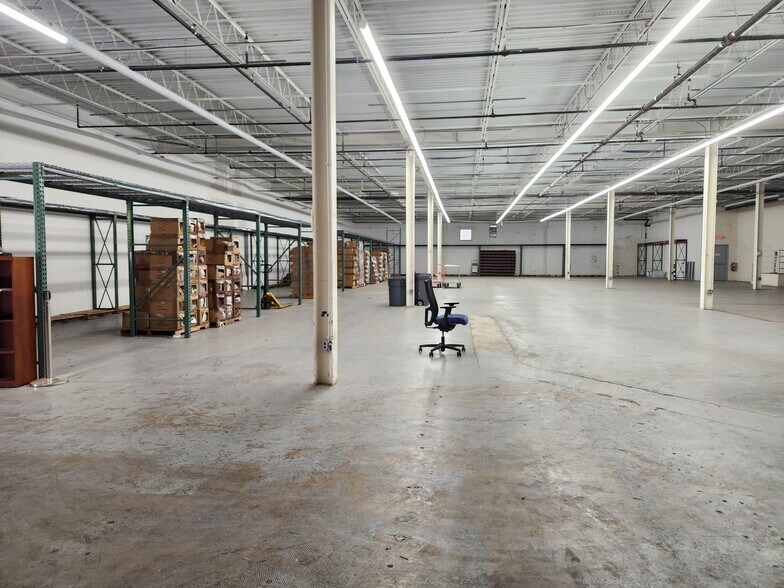 More Photos Of 60 Commerce Way, Hackensack Light Manufacturing For Lease