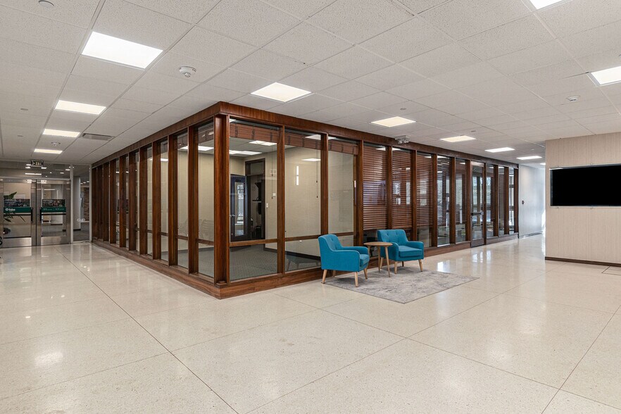 More Photos Of 215 W Oak St, Fort Collins Office For Sale