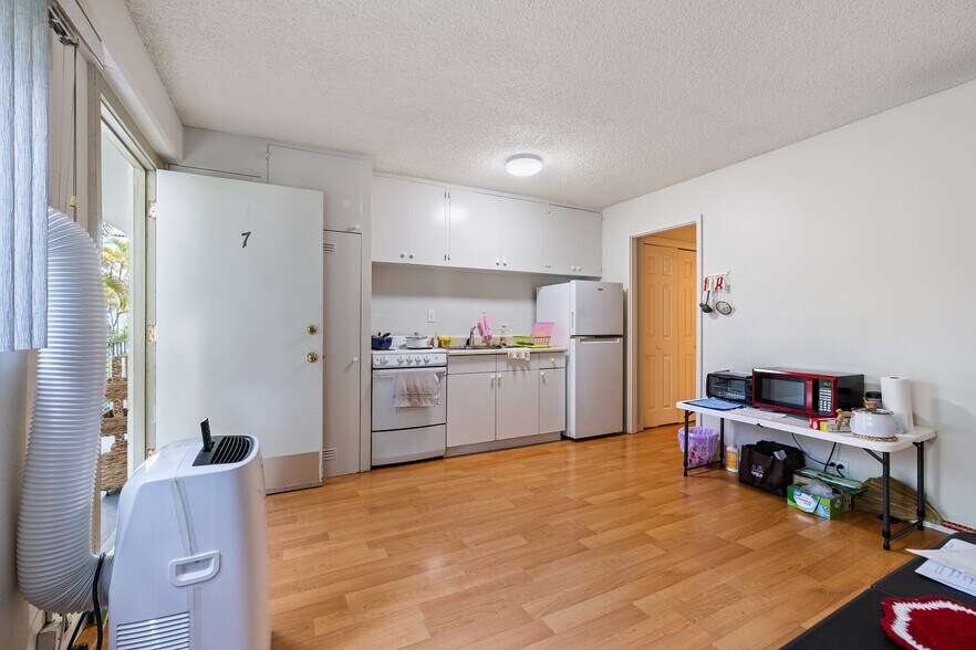 More Photos Of 437 Namahana St, Honolulu Apartments For Sale