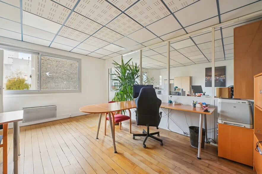 More Photos Of 20 Rue Marx Dormoy, Paris Office For Sale