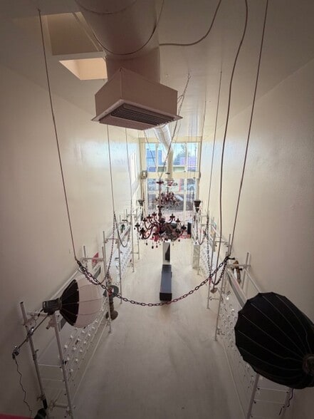 More Photos Of 7611-7615 Melrose Ave, Los Angeles Storefront For Lease