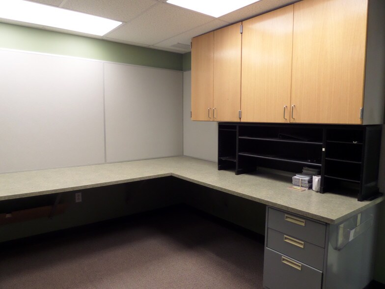 More Photos Of 5646 Mount Pleasant Rd, Bernville Warehouse For Lease