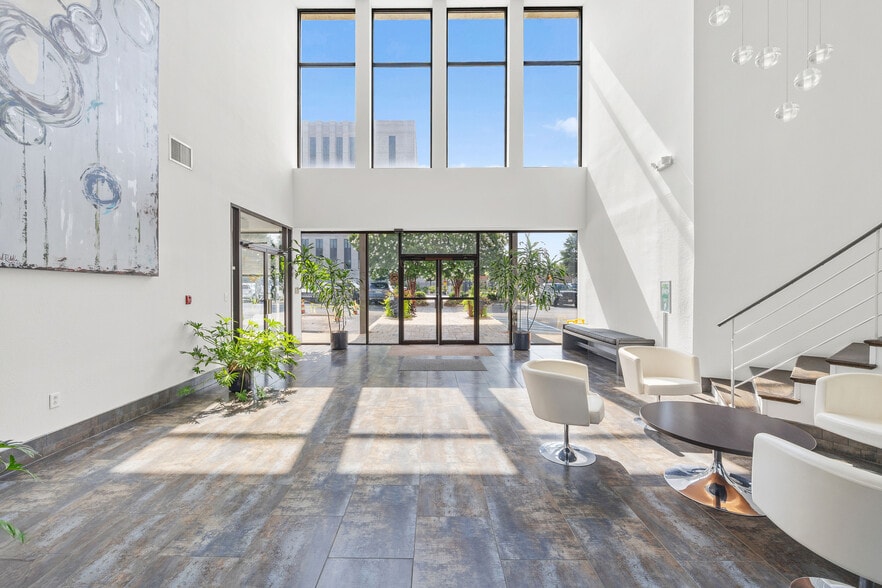 More Photos Of 105 N Spring St, Greenville Office For Lease