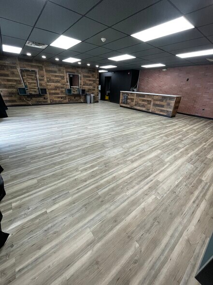 More Photos Of 4814-4818 Mcknight Rd, Pittsburgh Freestanding For Lease