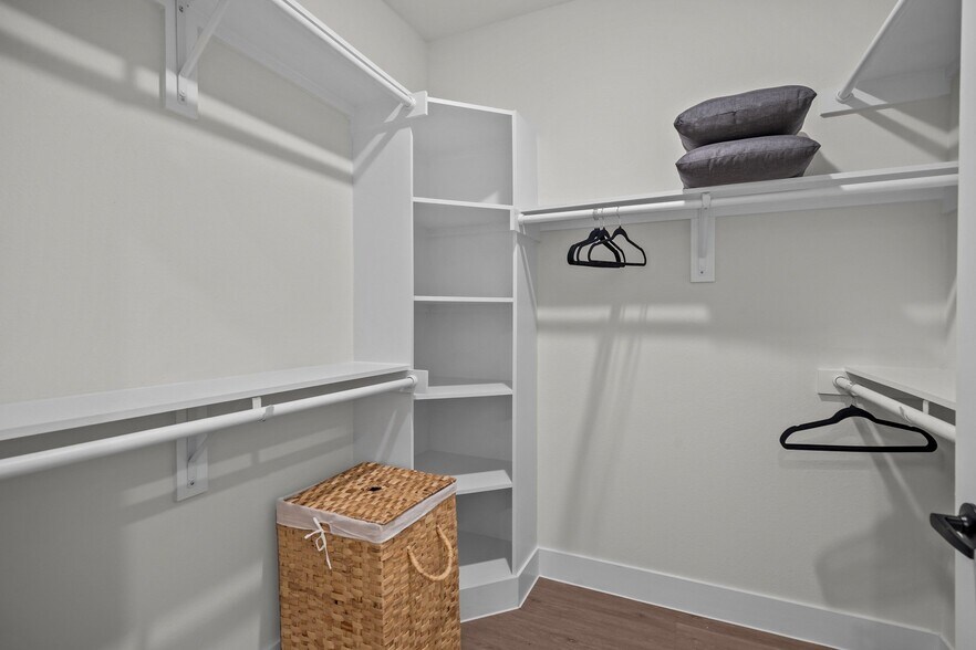 More Photos Of 760 Airport Blvd, Austin Apartments For Lease