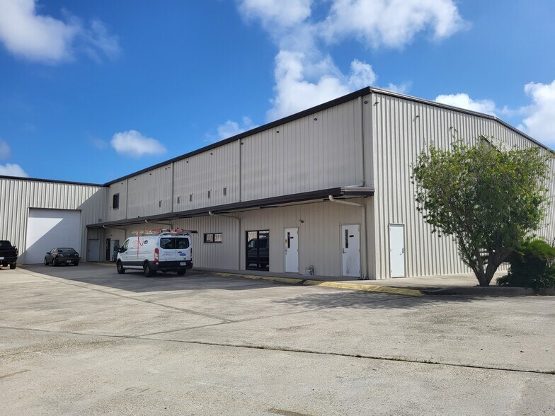More Photos Of 9140 Canal Rd, Gulfport Light Distribution For Sale