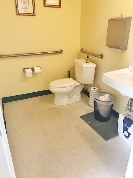 More Photos Of 3000-3048 Mitchellville Rd, Bowie Medical For Sale