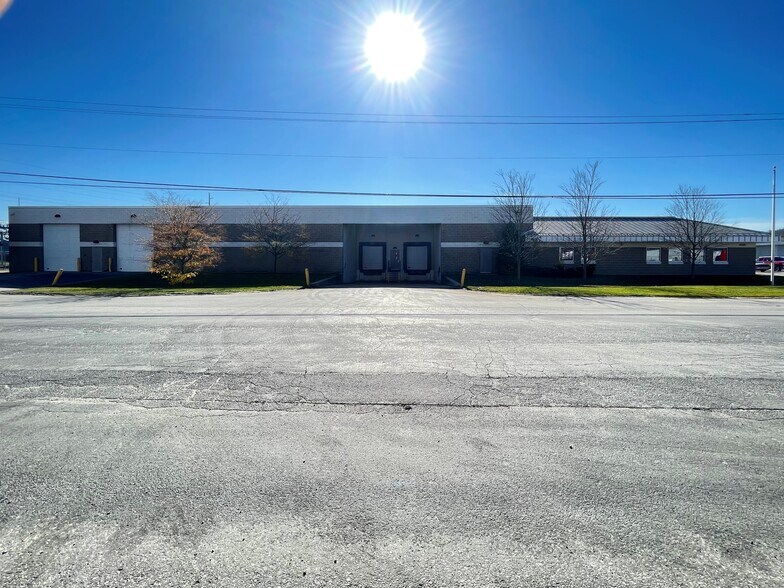More Photos Of 2325 Sybrant Rd, Traverse City Warehouse For Lease