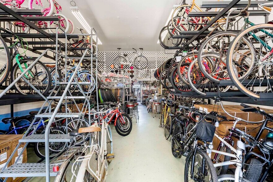 More Photos Of 4311 E Carson St, Long Beach Storefront For Sale