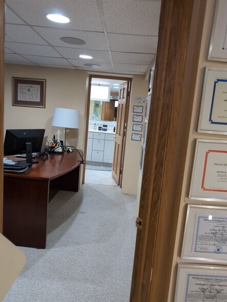 More Photos Of 417 N Hough St, Barrington Medical For Sale