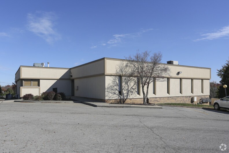 More Photos Of 6500 NW Tower Dr, Platte Woods Office For Lease