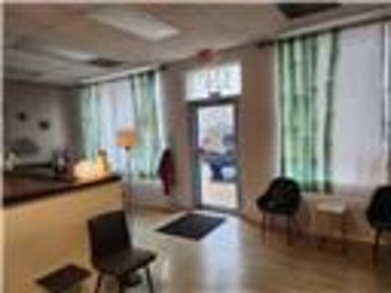 More Photos Of 1247-1257 Dunn Rd, Florissant Storefront For Lease