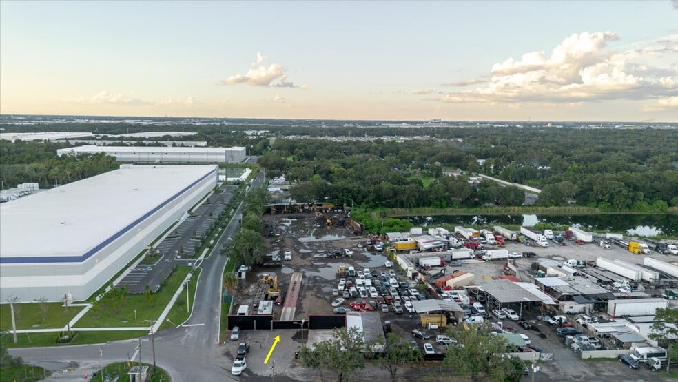 More Photos Of 5404 24th Ave S, Tampa Auto Salvage Facility For Sale