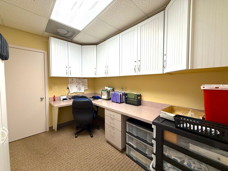 More Photos Of 3861 Oakwater Cir, Orlando Medical For Sale