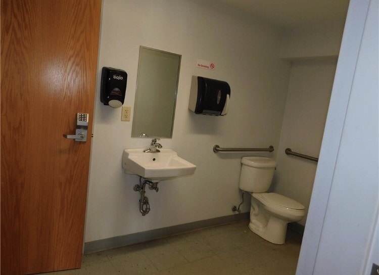 More Photos Of 1116 W County Road 450 N, Brazil Truck Terminal For Lease