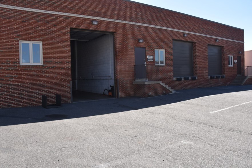 More Photos Of 2801 Merrilee Dr, Fairfax Warehouse For Lease