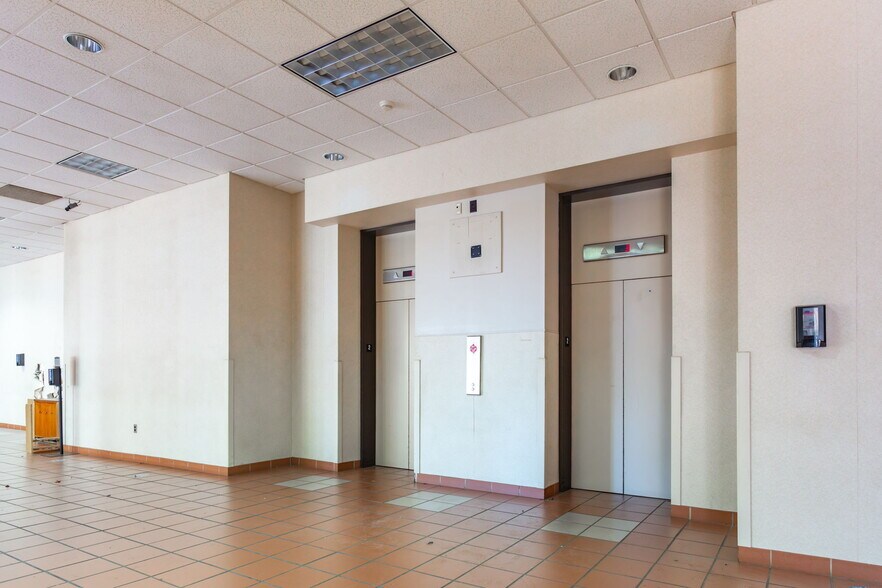 More Photos Of 200 N Main St, Winston-Salem Specialty For Sale