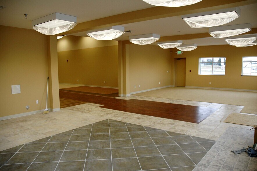 More Photos Of 1385 Admiral Pl, Ferndale Warehouse For Lease