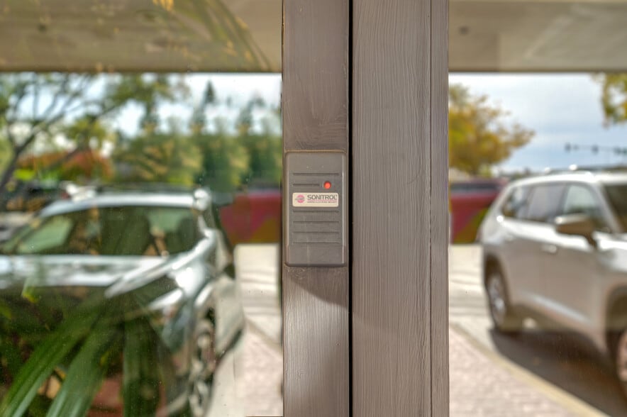 More Photos Of 8700 Auburn Folsom Rd, Granite Bay Office For Lease