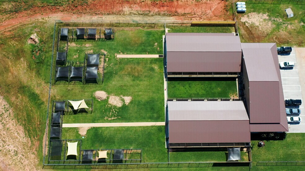 More Photos Of 39812 Hazel Dell Rd, Shawnee Veterinarian Kennel For Sale