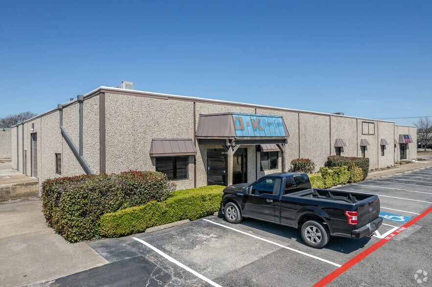 Primary Photo Of 716-722 Lingco Dr, Richardson Storefront Retail Office For Lease