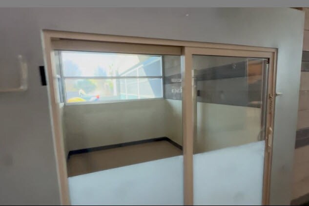 More Photos Of 8028 W Thunderbird Rd, Peoria Veterinarian Kennel For Lease