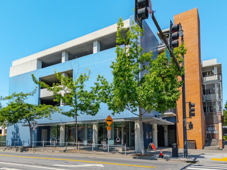 More Photos Of 141 2nd St, Petaluma Parking Garage For Sale