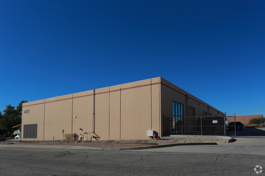 More Photos Of 4011 E Columbia St, Tucson Light Manufacturing For Lease