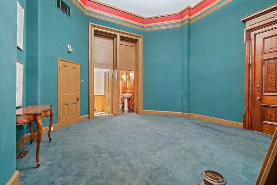 More Photos Of , Baltimore Office For Sale