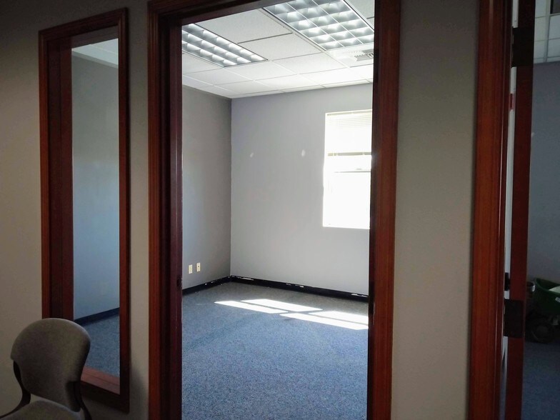 More Photos Of 3906 S 74th St, Tacoma Office For Sale