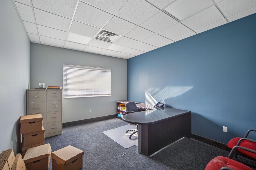 More Photos Of 1802 Industrial Park Dr, Ellsworth Industrial For Sale