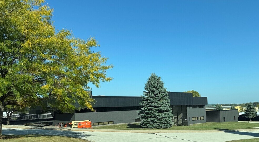 More Photos Of 2985 S Ridge Rd, Green Bay Medical For Sale