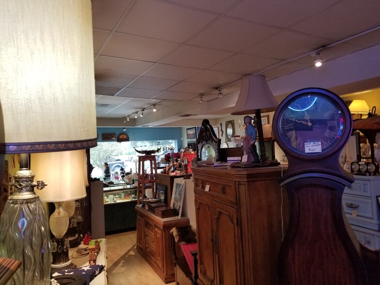 More Photos Of 905-909 Central Ave, Saint Petersburg Storefront For Lease