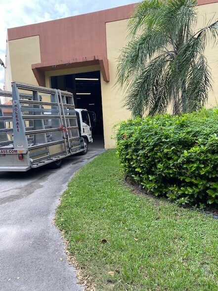More Photos Of 2300 NW 34th Ave, Miami Warehouse For Sale