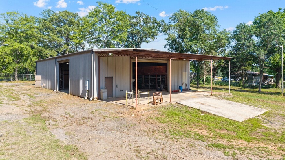 More Photos Of 533 Crest Dr, Easley Industrial For Sale