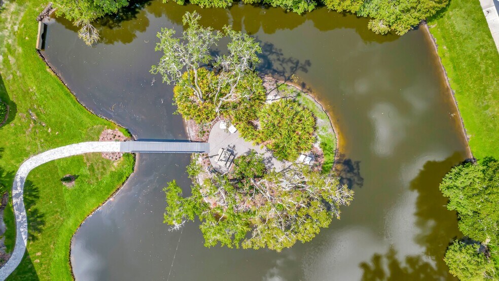 More Photos Of 4904 Eisenhower Blvd, Tampa Office For Lease