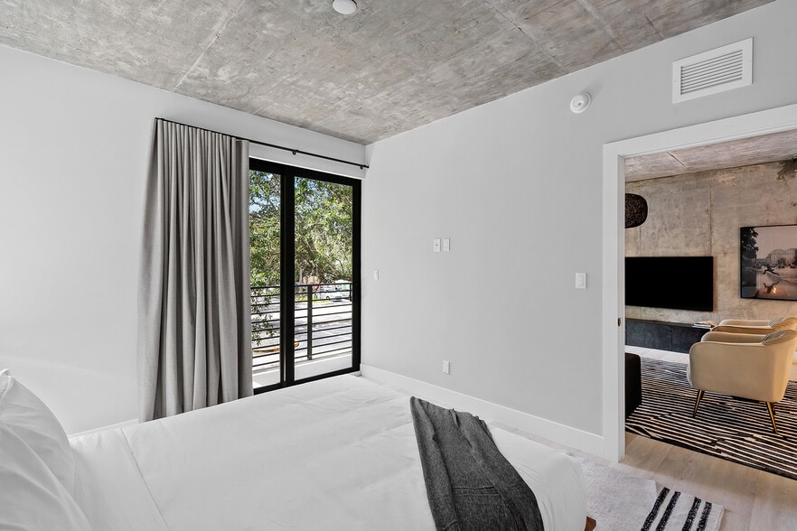 More Photos Of 637 NE 4th Ave, Fort Lauderdale Apartments For Sale