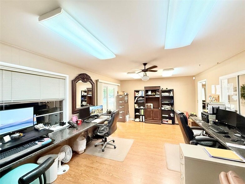 More Photos Of 2802 W Main St, Russellville Office For Sale