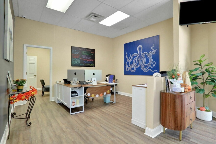 More Photos Of 12428 San Jose Blvd, Jacksonville Office For Sale