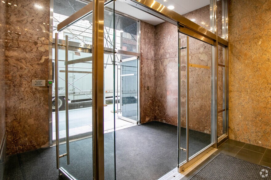 More Photos Of 246 W 38th St, New York Loft Creative Space For Lease