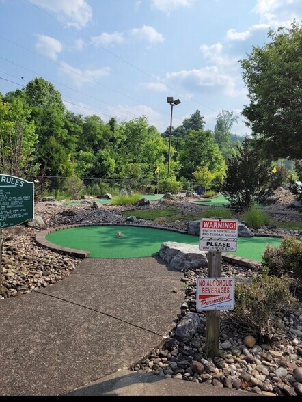 More Photos Of 5 Cracker Barrel Dr, Barboursville Freestanding For Sale