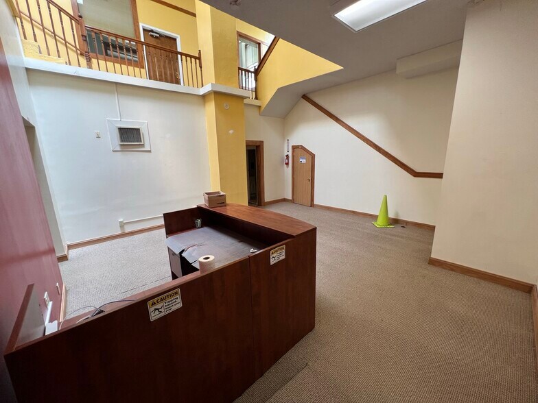 More Photos Of 499-500 Grotto St N, Saint Paul Loft Creative Space For Sale