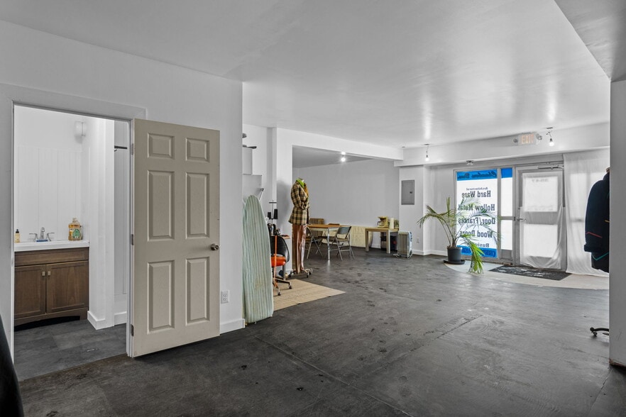 More Photos Of 3547 Kensington Ave, Philadelphia General Retail For Sale
