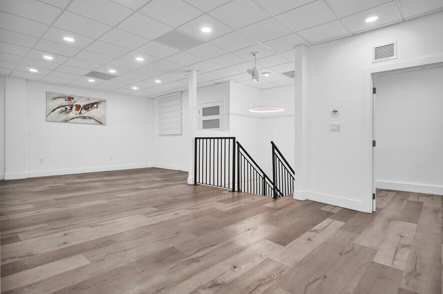 More Photos Of 7311-7323 NW 12th St, Miami Light Distribution For Sale