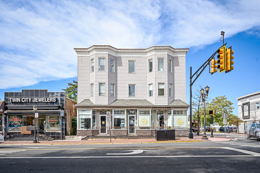 More Photos Of 40 Clifton Ave, Lakewood Office For Sale