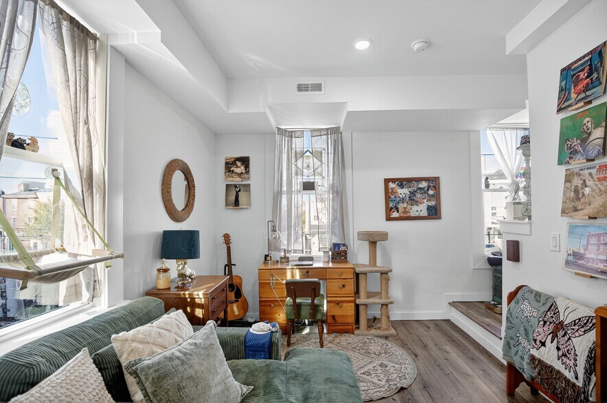 More Photos Of , Philadelphia Unknown For Sale