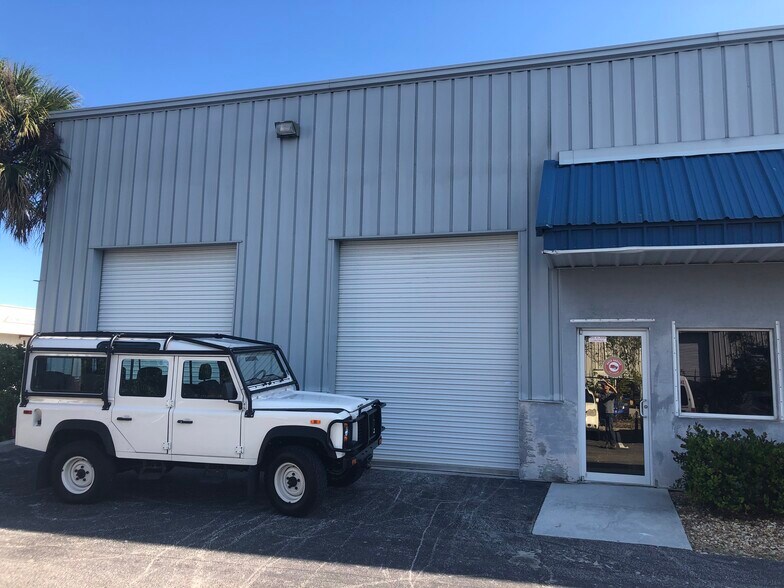 More Photos Of 843 W 13th Ct, Riviera Beach Warehouse For Lease