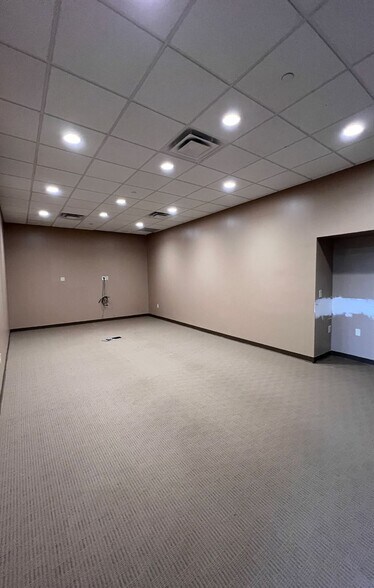 More Photos Of 10330 N Meridian St, Indianapolis Medical For Lease