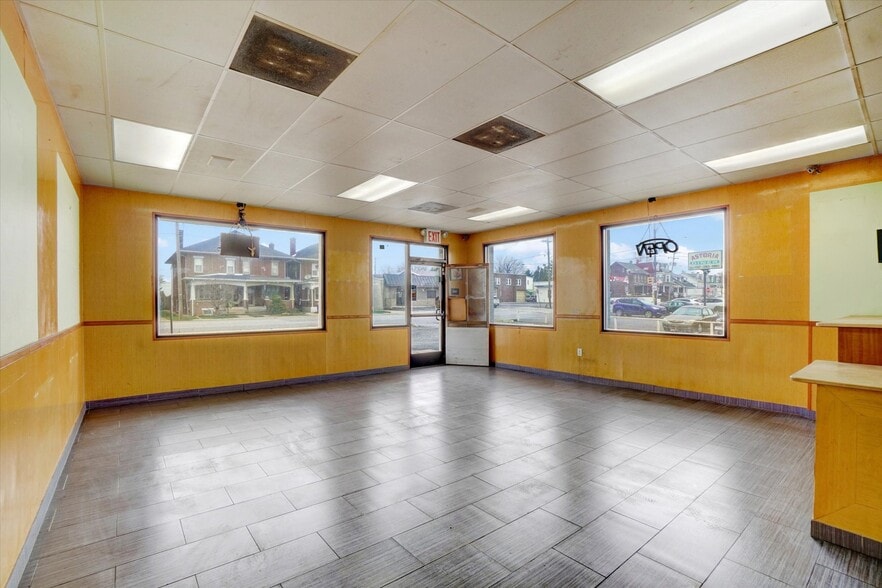 More Photos Of 1938 W Market St, York Freestanding For Sale