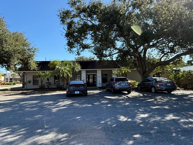 Primary Photo Of 4506 26th St W, Bradenton Office For Lease